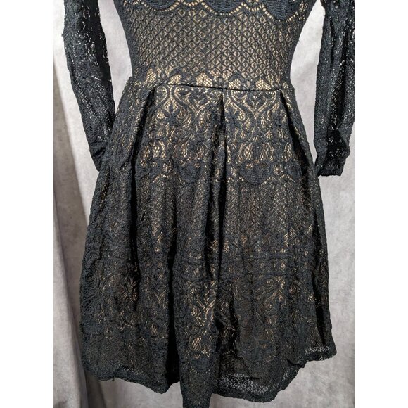 B Darlin Gothic Cream With Black Lace Overlay Knee Length Dress - Picture 9 of 11